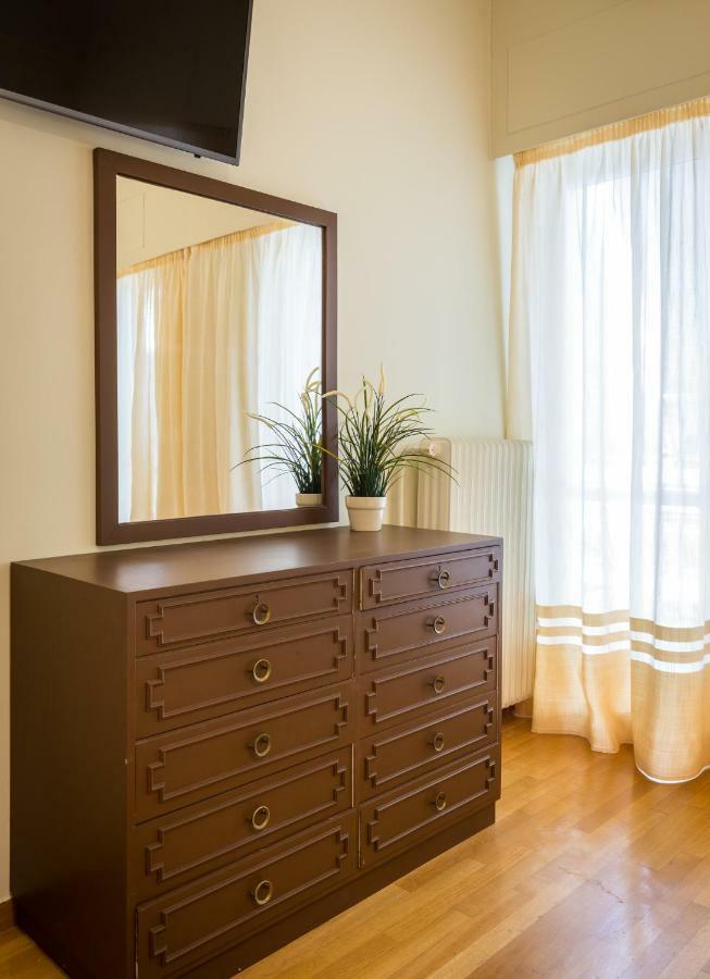 Classy 2 Bedroom Apartment Near Acropolis & Metro Athene Buitenkant foto