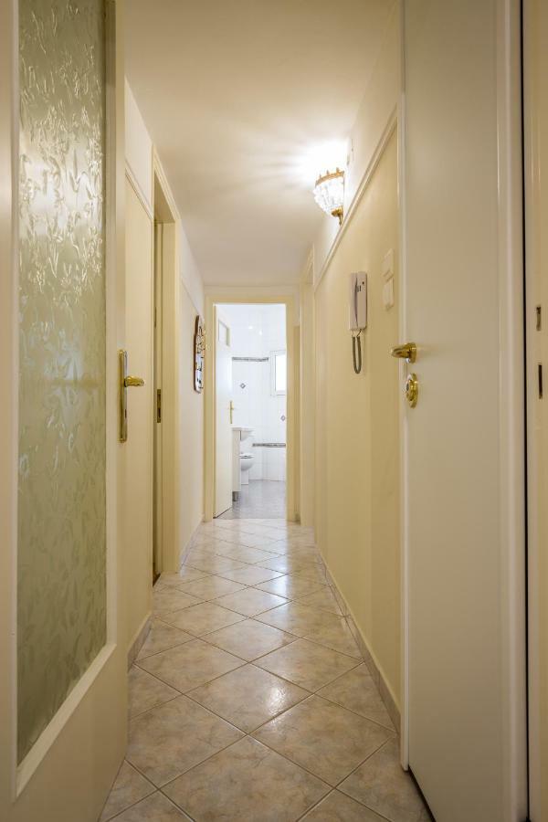 Classy 2 Bedroom Apartment Near Acropolis & Metro Athene Buitenkant foto